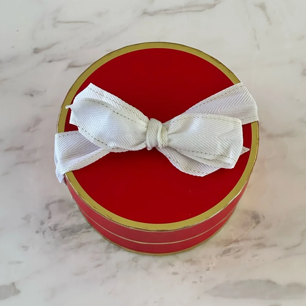 Sugar Paper Los Angeles Mini Round Red Gift Box